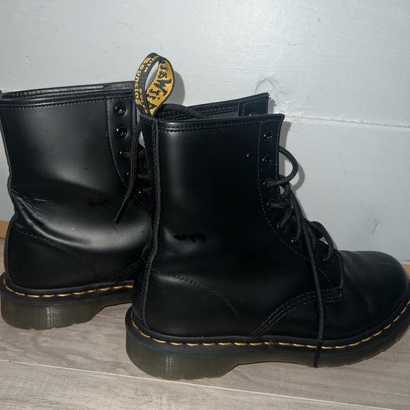 Dr Martens boots size 8 women. Excellent condition - Picture 5 of 5